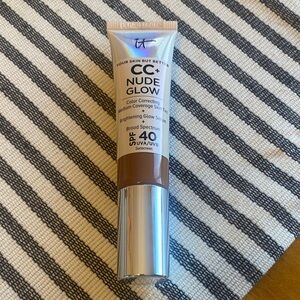 NEW- IT Cosmetics CC+ Nude Glow Foundation - Neutral Rich